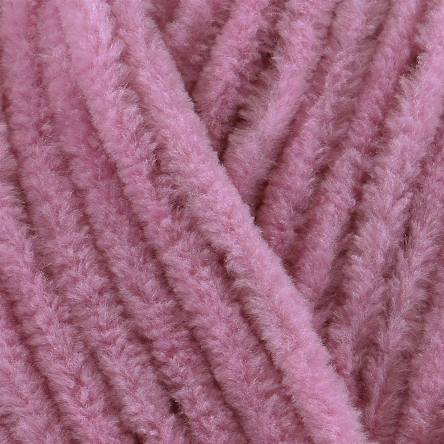 [James C Brett] B19 Flutterby Antique Rose 100% Supersoft Polyester Yarn - 175M, 100g Chunky