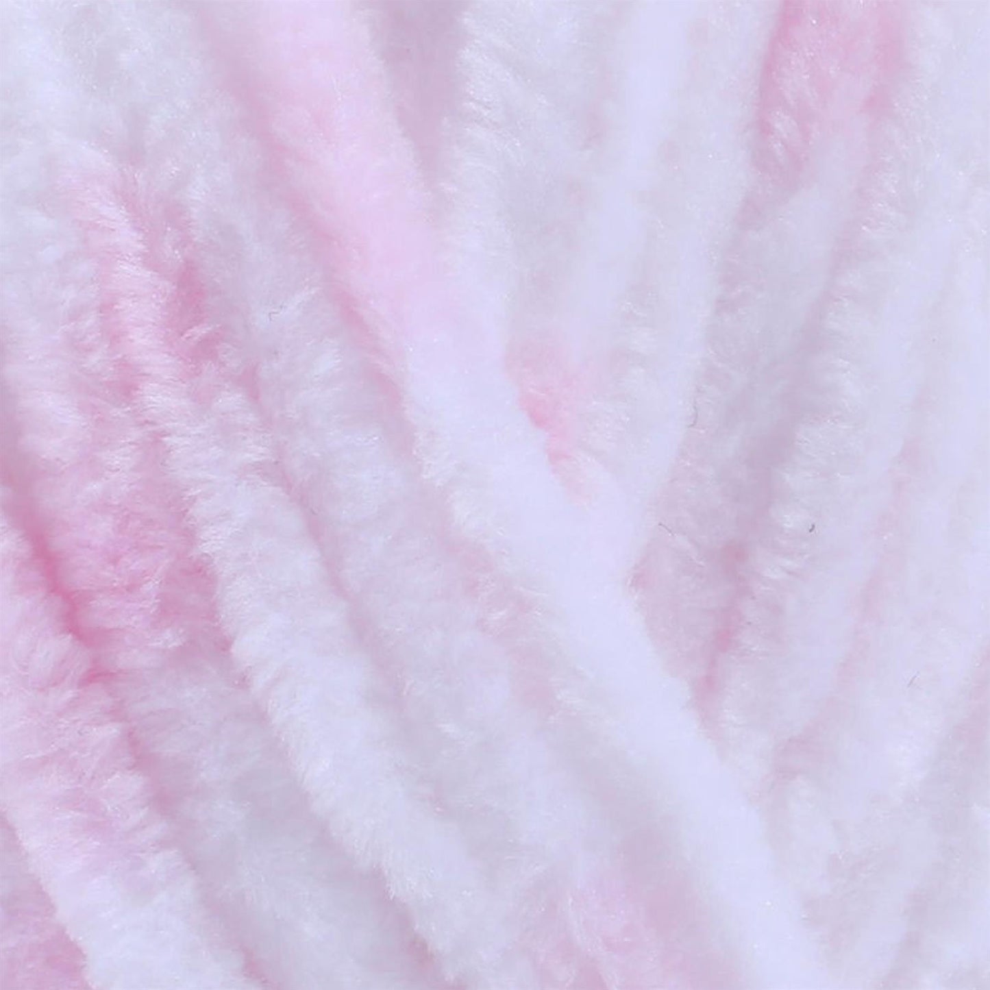 [James C Brett] B16 Flutterby Pink Spot 100% Supersoft Polyester Yarn - 175M, 100g Chunky