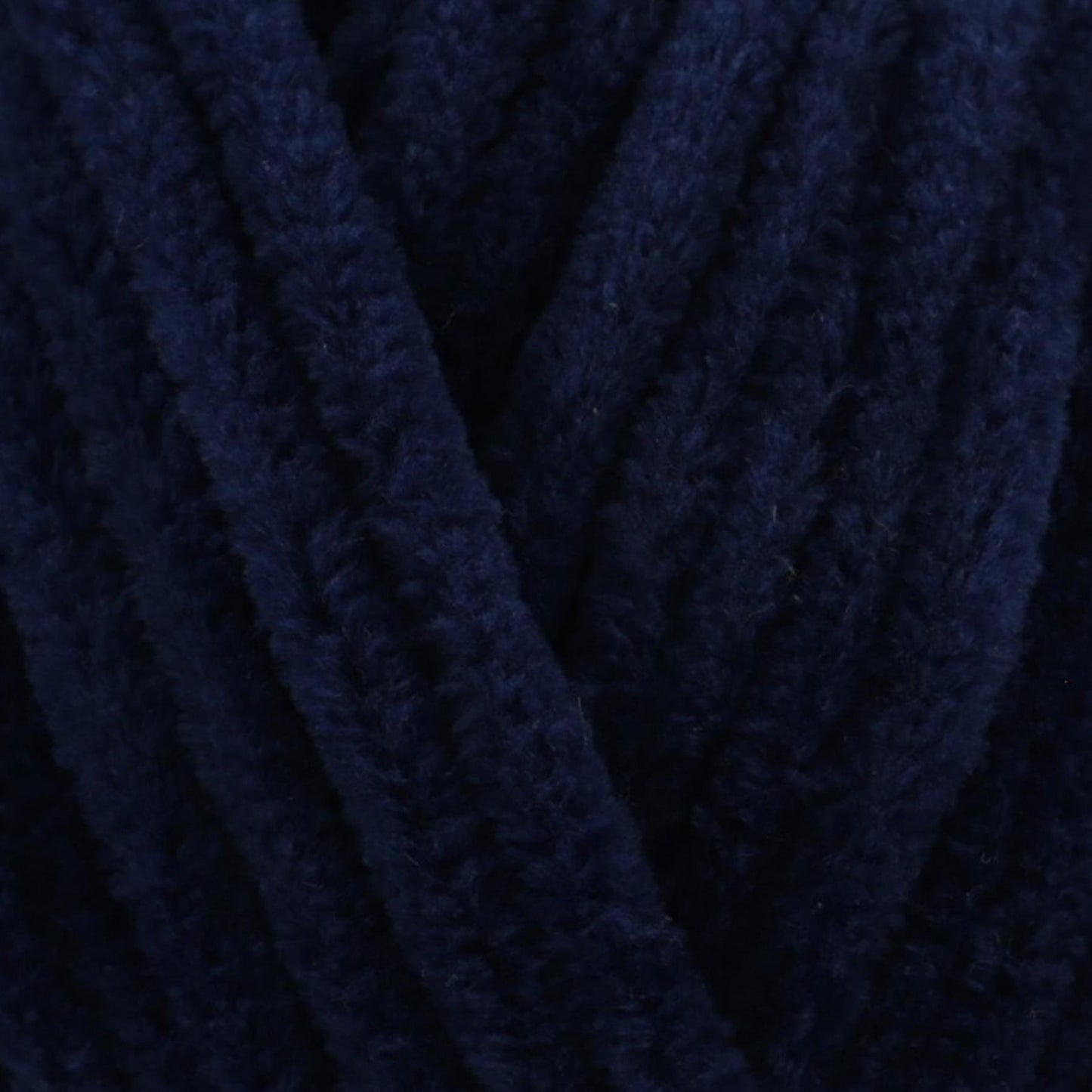 [James C Brett] B32 Flutterby Navy 100% Supersoft Polyester Yarn - 175M, 100g Chunky